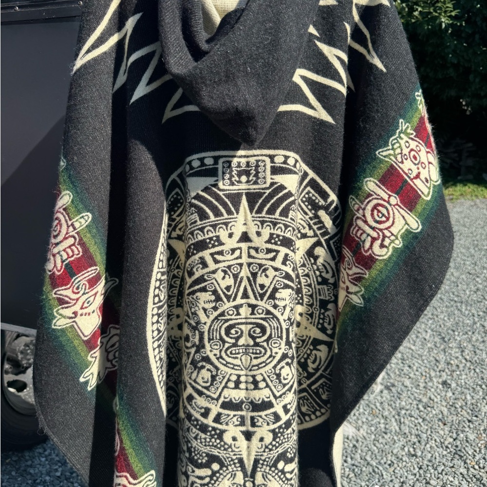 Aztec Pattern Hooded Poncho - Picture 3 of 7